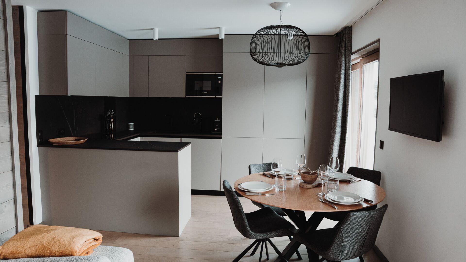 Le Oura — 3