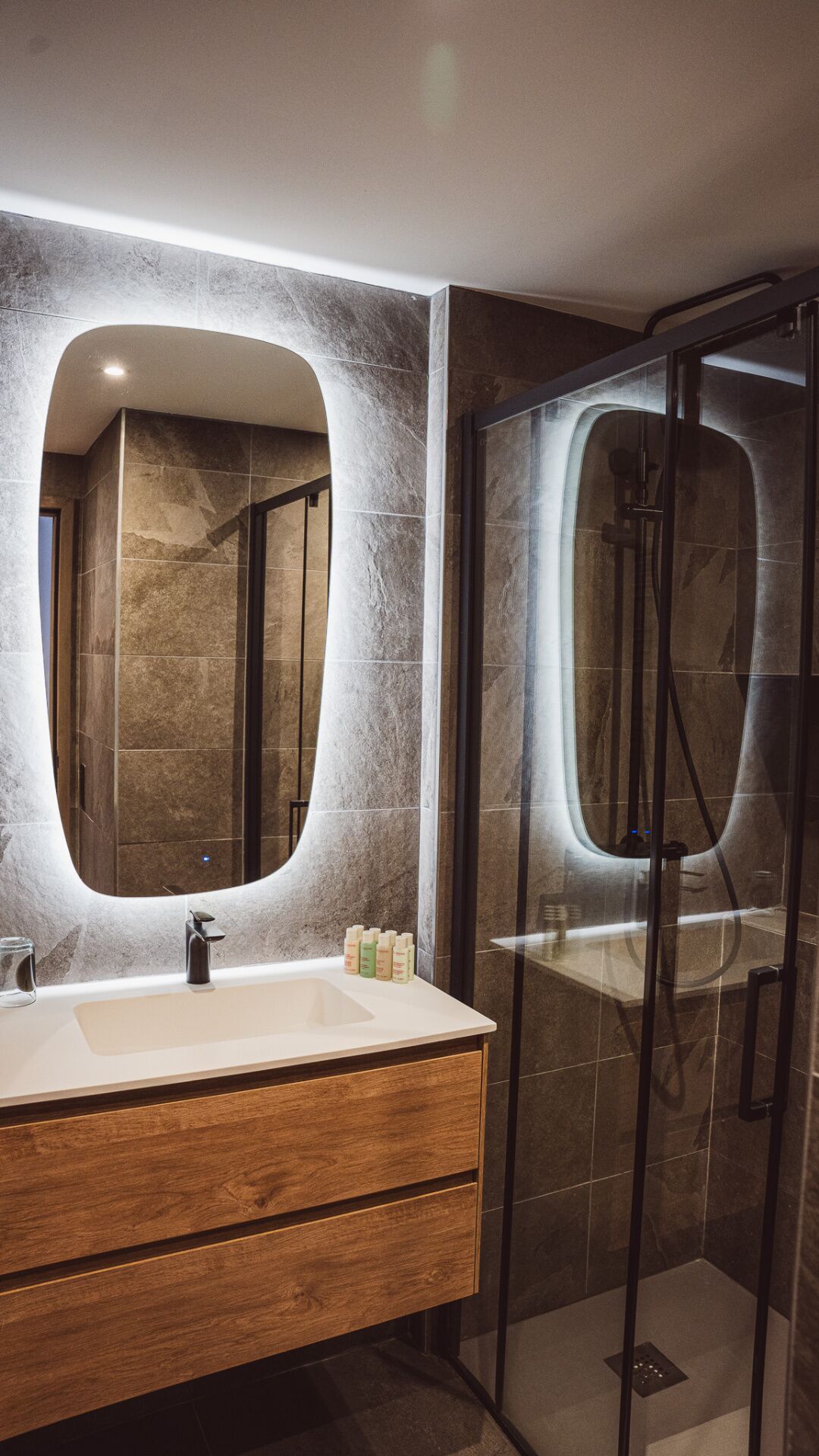 Le Oura — 14