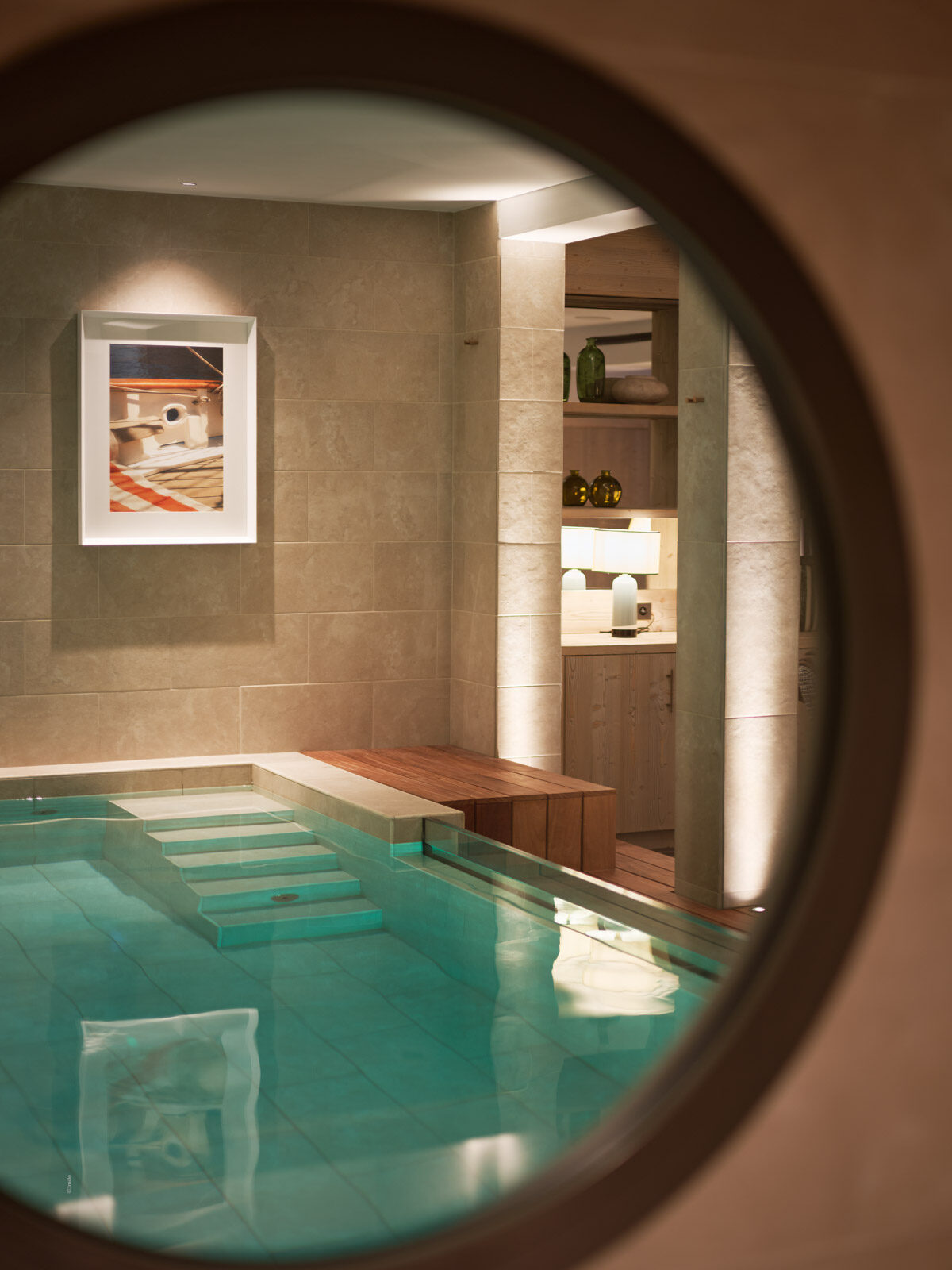 Spa hours that begin at the door.